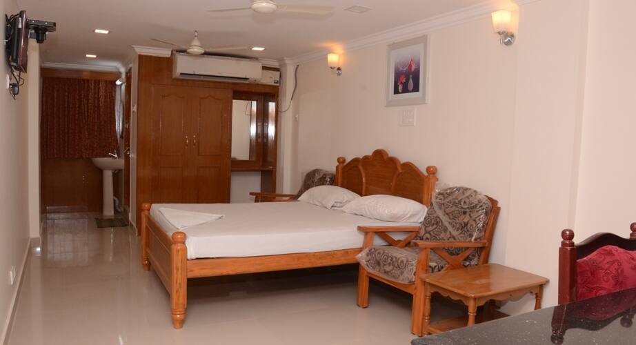 Srinivasa Residency A/C, Chennai 4